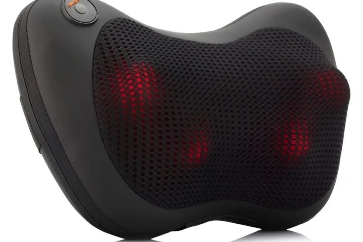 Almofada massageadora shiatsu preta, quatro nós vermelhos sob a tela e botão ON/OFF, foto do catálogo MLB37029364