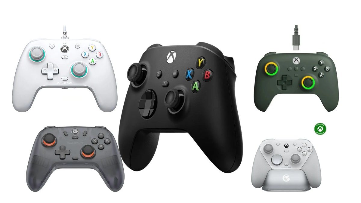 Controle sem fio Xbox original ao centro, com GameSir G7 SE, 8BitDo Ultimate C, GameSir T4 Nova Lite e GameSir G7 Pro