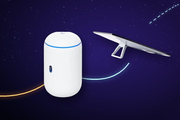 UniFi Dream Router 7 recebendo a linha da fibra e o feixe da antena Starlink
