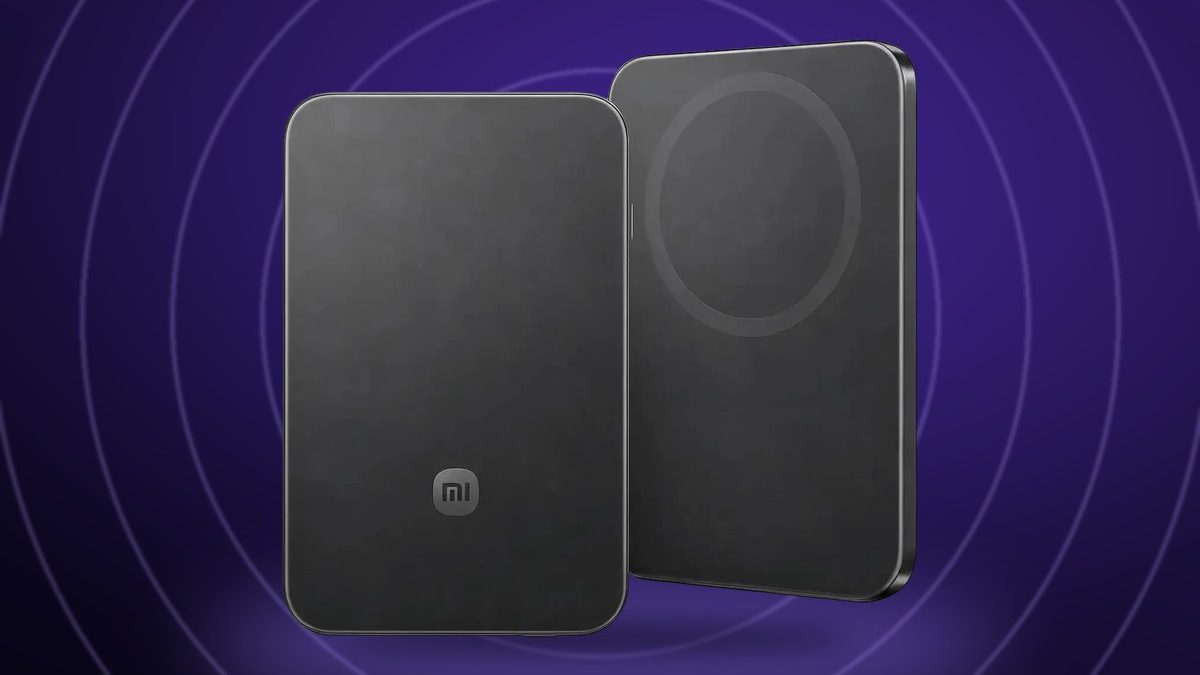 Power bank Xiaomi UltraThin Magnetic preto, de frente e de costas, sobre fundo roxo com anéis