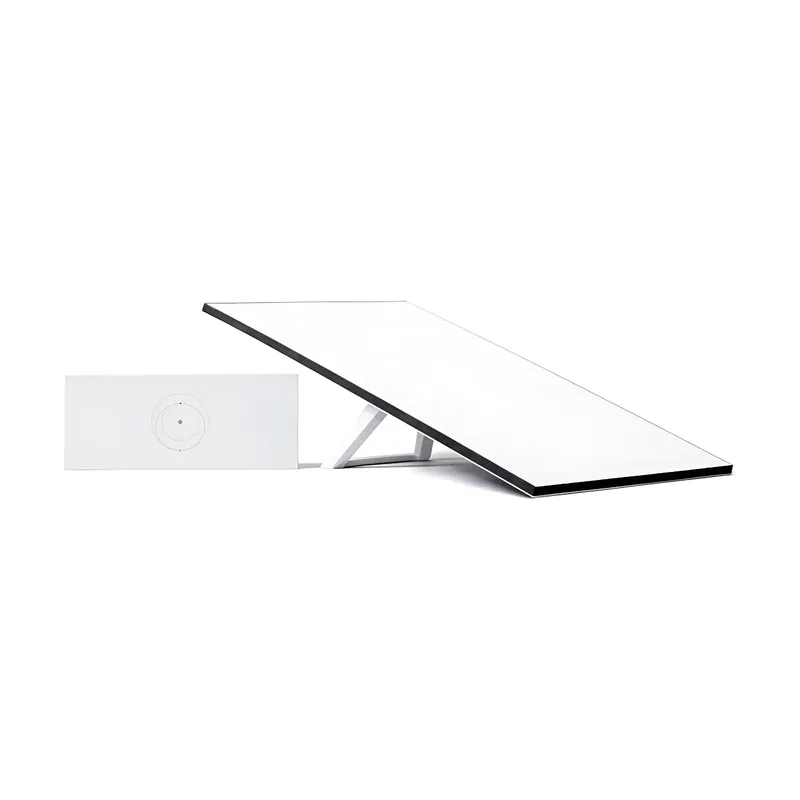 Kit Starlink Standard V4: antena retangular branca no apoio e o roteador branco ao lado